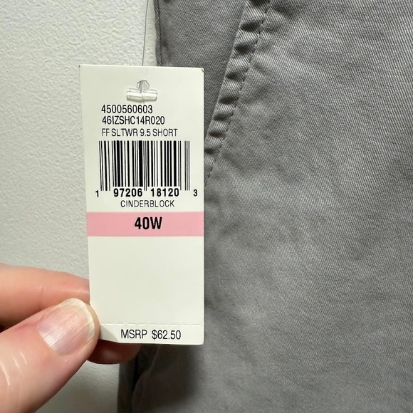 IZOD Saltwater Stretch Chino Shorts Mens 40 Grey Cinderblock 9.5 Inseam NEW - Picture 2 of 7